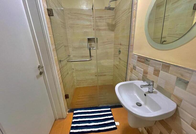 استودیوی سوپریور, Box Residence