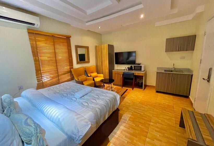 استودیوی سوپریور, Box Residence