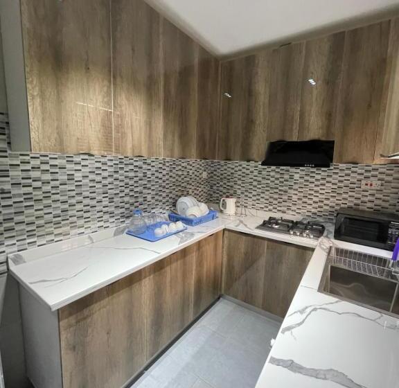 آپارتمان 2 خوابه, Box Residence