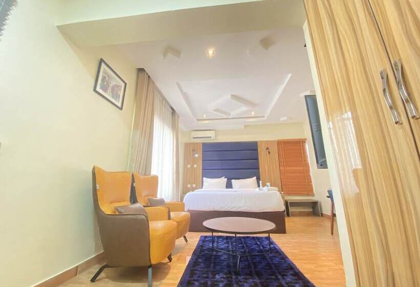 استودیوی سوپریور, Box Residence