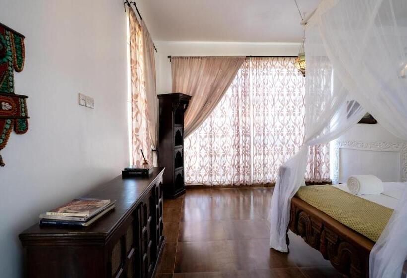 Номер Стандарт, Jafferji Beach Retreat