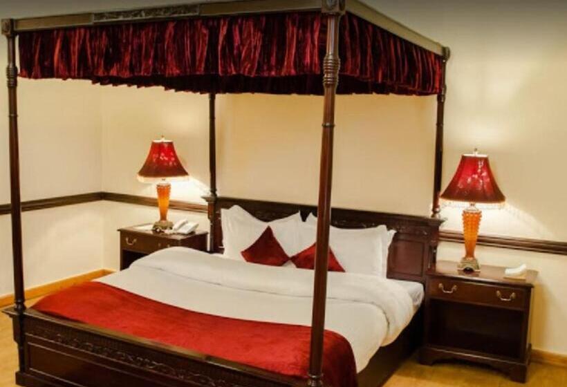 اتاق لوکس با چشمانداز, Mahasu House