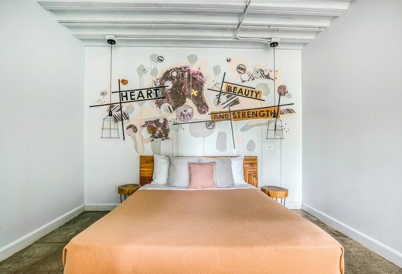 غرفة قياسية, Selina La Fortuna