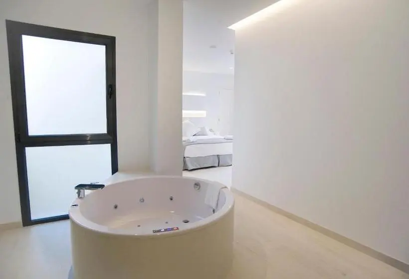 デラックスルーム, Sindic Hotel Adults Only
