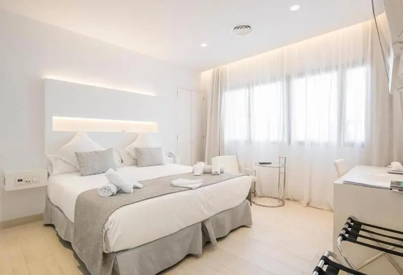デラックスルーム, Sindic Hotel Adults Only