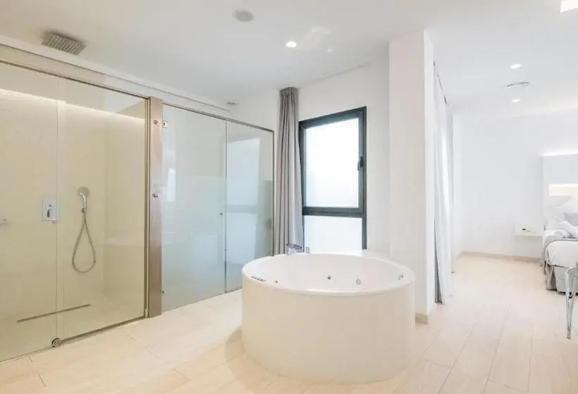 デラックスルーム, Sindic Hotel Adults Only