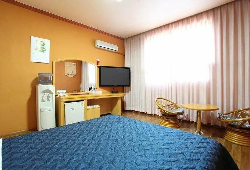 Standard-huone, Delta