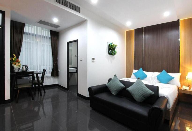 غرفة قياسية مزوَّدة بشُرفة, Thanburi