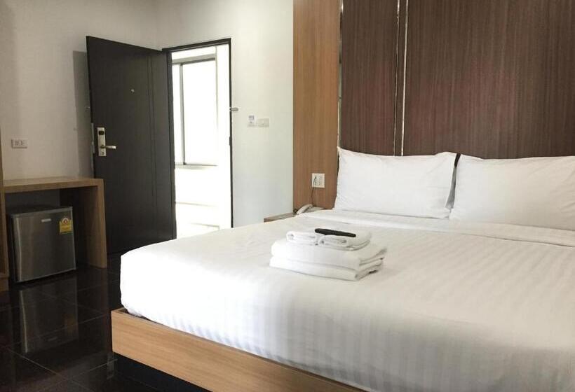 غرفة قياسية سرير كينج, Thanburi