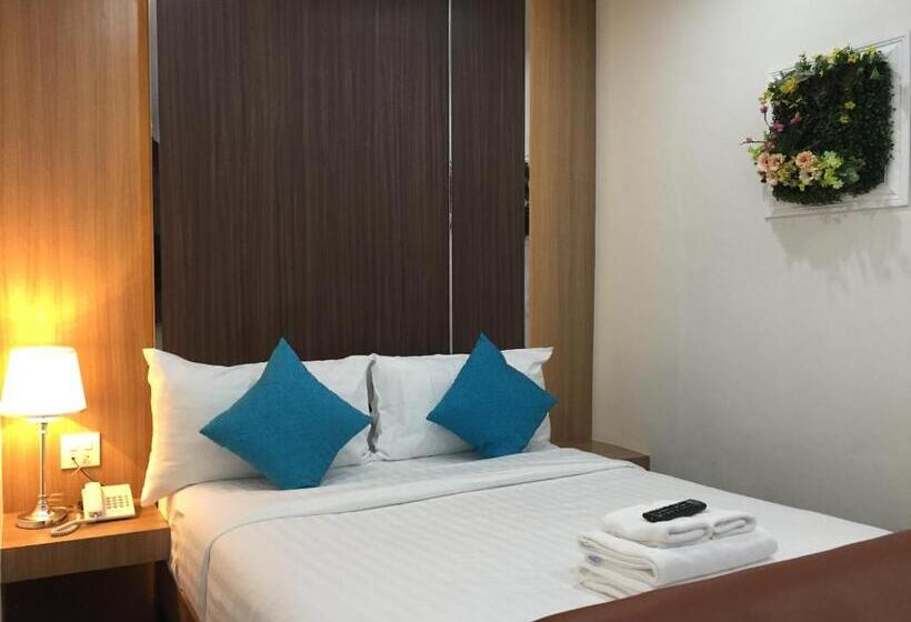 غرفة قياسية مزوَّدة بشُرفة, Thanburi