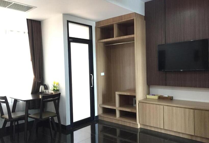 غرفة قياسية مزوَّدة بشُرفة, Thanburi