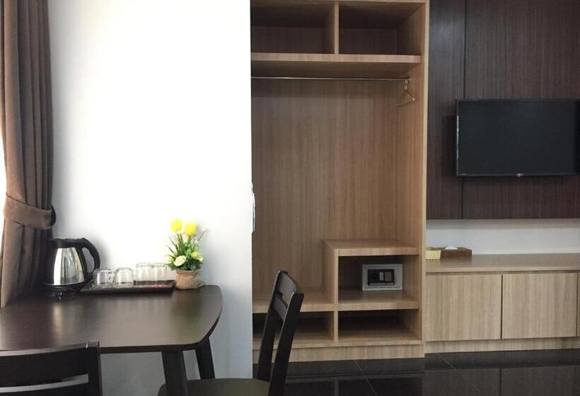 غرفة قياسية مزوَّدة بشُرفة, Thanburi