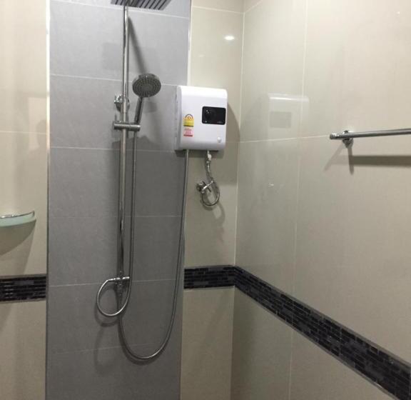 غرفة قياسية مزوَّدة بشُرفة, Thanburi