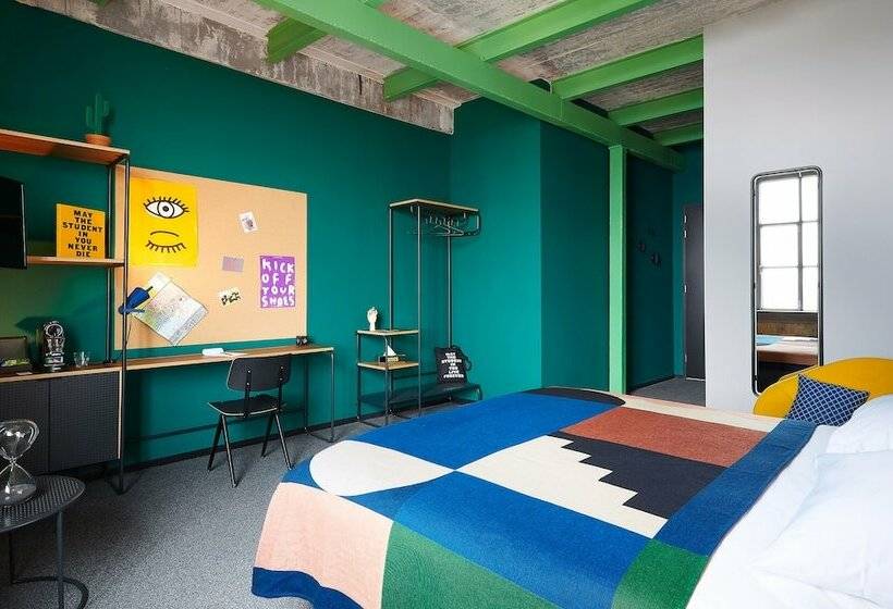 デラックスルーム, The Social Hub Maastricht