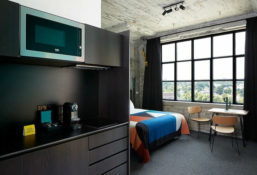 デラックススタジオ, The Social Hub Maastricht