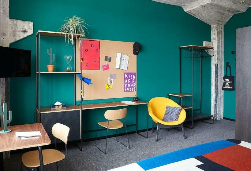 デラックススタジオ, The Social Hub Maastricht