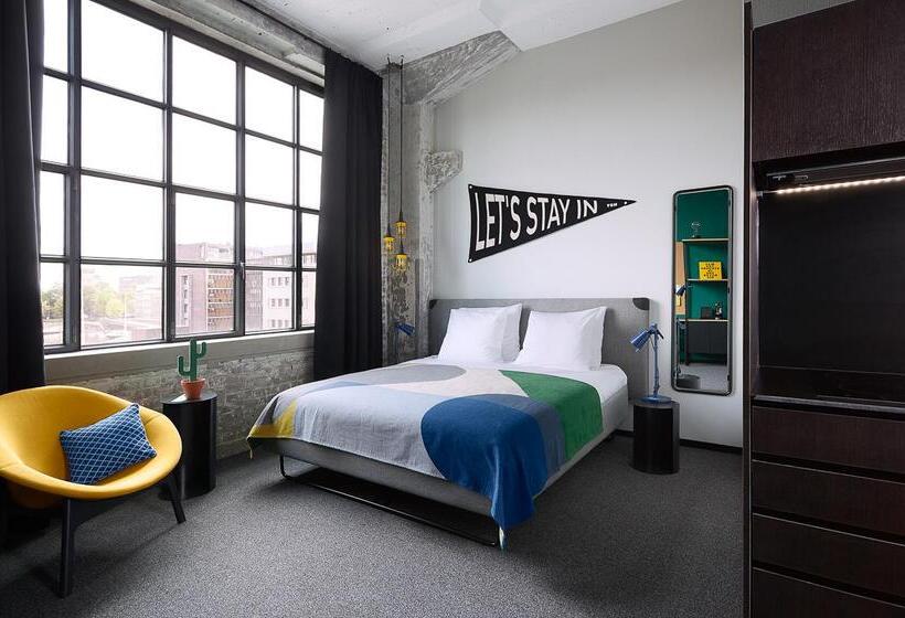 デラックススタジオ, The Social Hub Maastricht