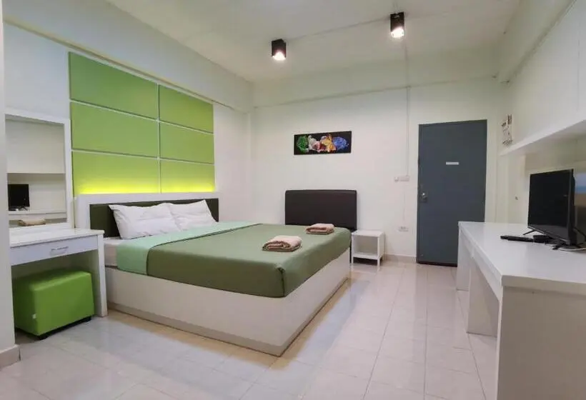 اتاق استاندارد, Uj Apartment