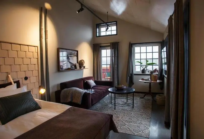 Juniorsviitti, Slipens Hotell