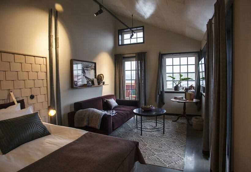 Полулюкс, Slipens Hotell