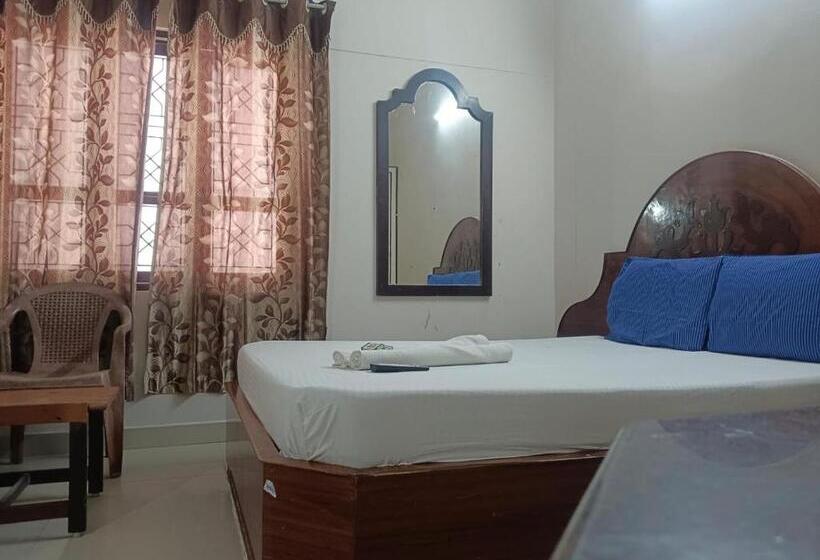标准三人间, Sree Balaji Hotel   Lodge