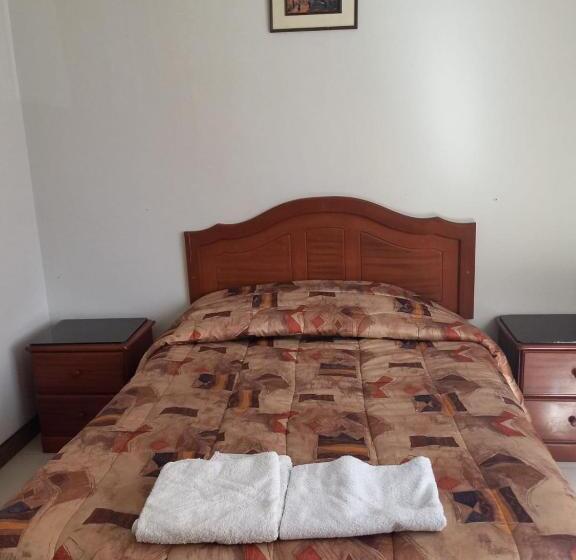 Номер Стандарт Вид на Город, Aziri Hostel