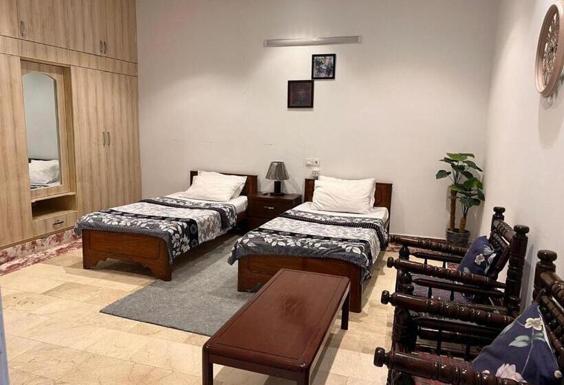 اتاق استاندارد, Farm House No 25