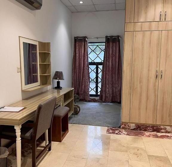 اتاق استاندارد, Farm House No 25