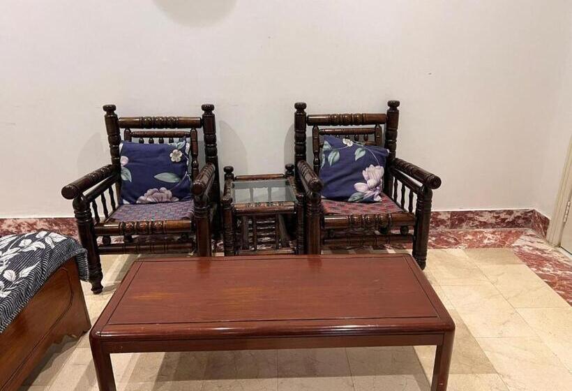 اتاق استاندارد, Farm House No 25