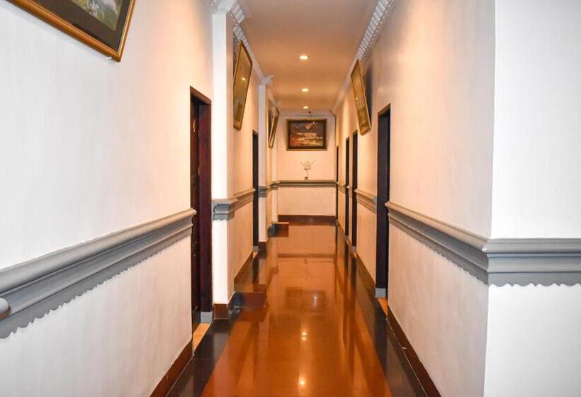 家庭间, Grand Bandara