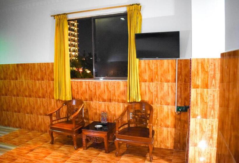 家庭间, Grand Bandara