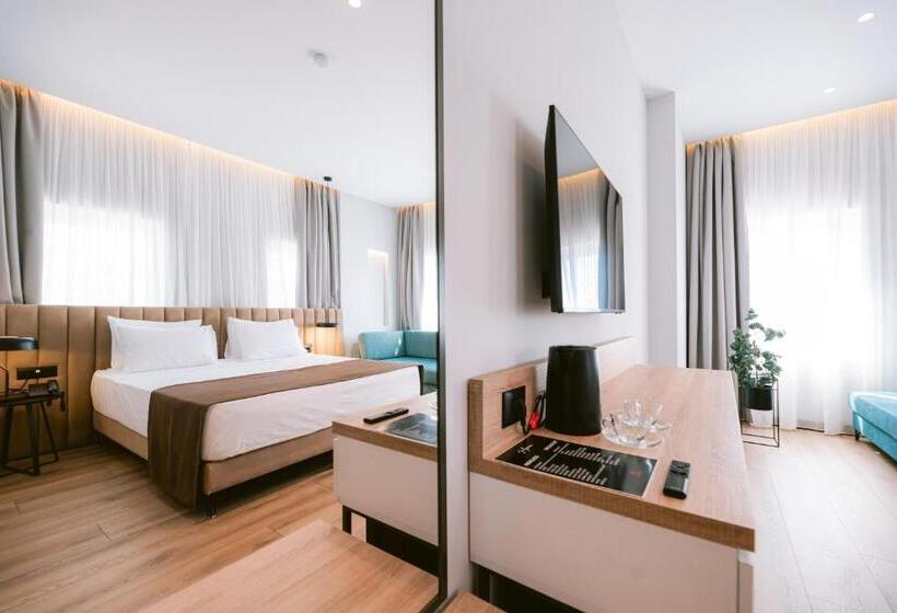 标准三人间, Tribute