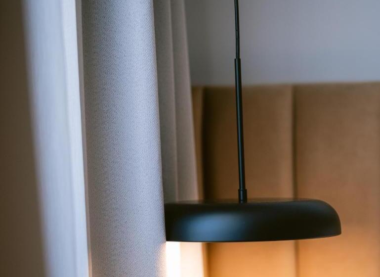 高级大房间, Tribute