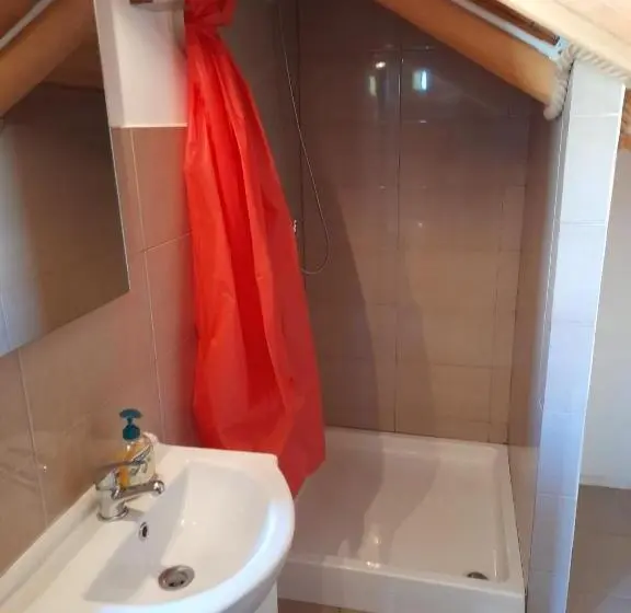 Mökki 1 Makuuhuone, Cabanele Tisa