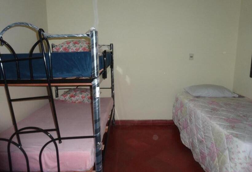 اتاق ساده سه‌ نفره, Green Paradise San Rafael