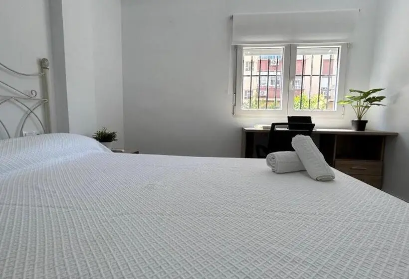 اتاق استاندارد, Piso Compartido Delyrent Acosta