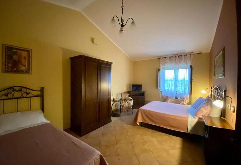 スタンダードトリプルルーム, Agriturismo Francemili