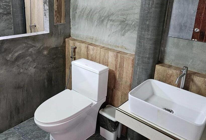 Quarto Estandar, Nipatra Homestay