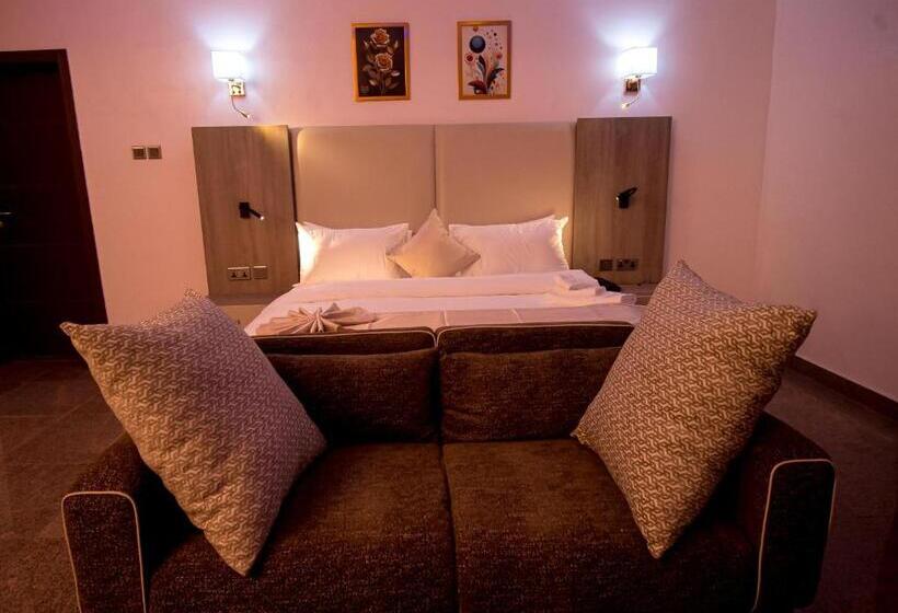 اتاق لوکس, Marchforte Courtyard Hotel & Suites
