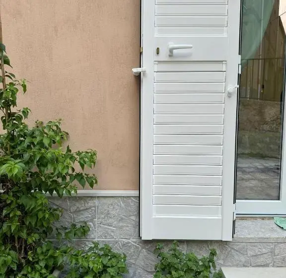 اتاق استاندارد, Avi Rooms