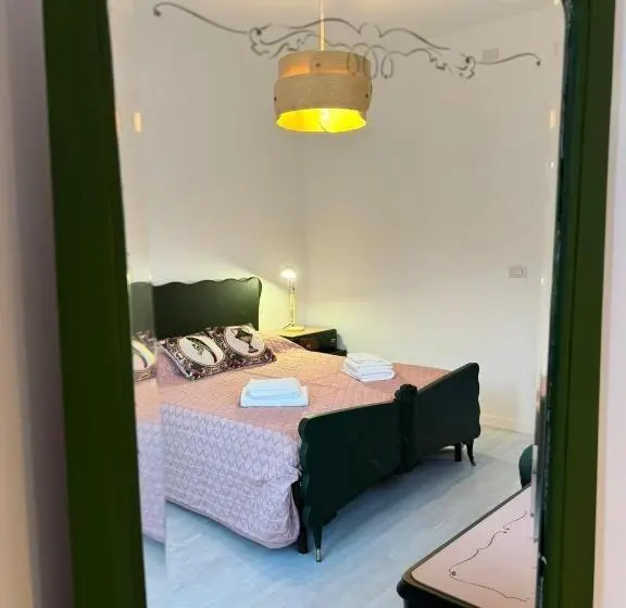 اتاق استاندارد چهار تخته, Avi Rooms