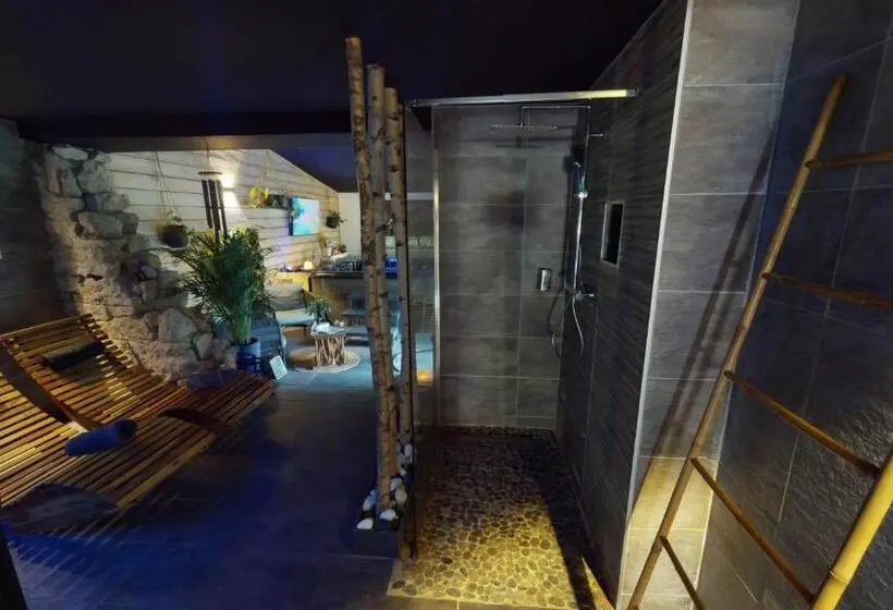 ファミリールーム, Cabane Indiana   Spa Du Souffle Du Saule