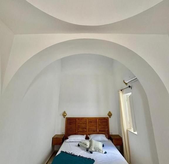 غرفة قياسية ثلاثية, Menzel Yahia