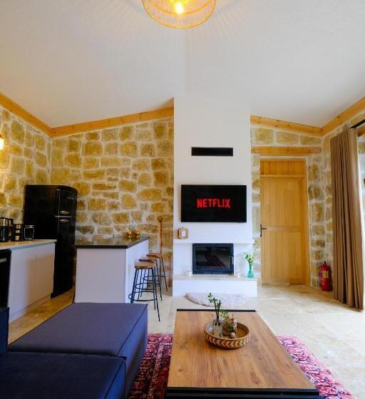 スタンダード4人部屋, Dut Sapanca