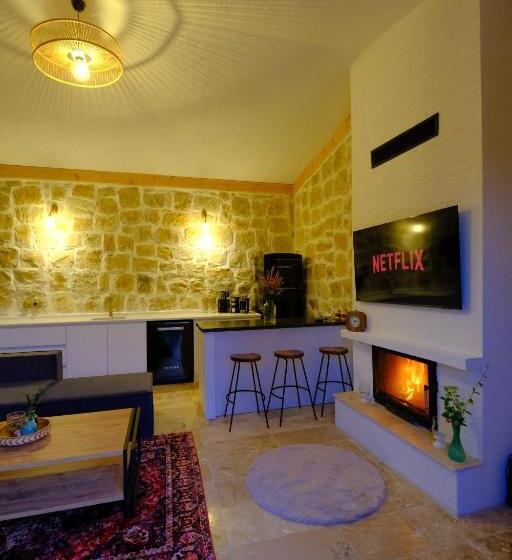 スタンダード4人部屋, Dut Sapanca