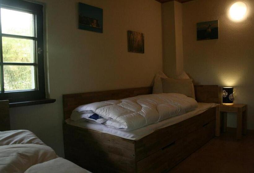 Дом 2 Спальни, Reetdach Ferienhaus Nahe Ostseebad Kühlungsborn