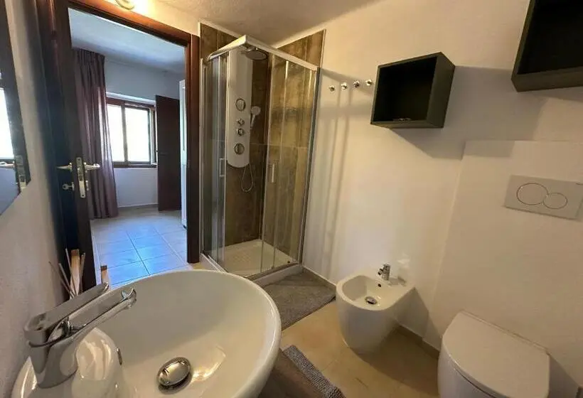 スタンダード4人部屋, B&b Ronco Oste