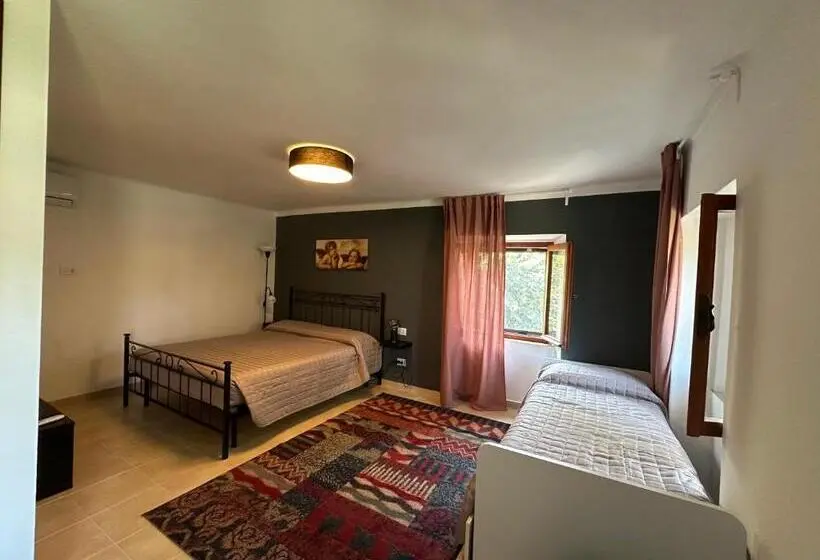 スタンダード4人部屋, B&b Ronco Oste