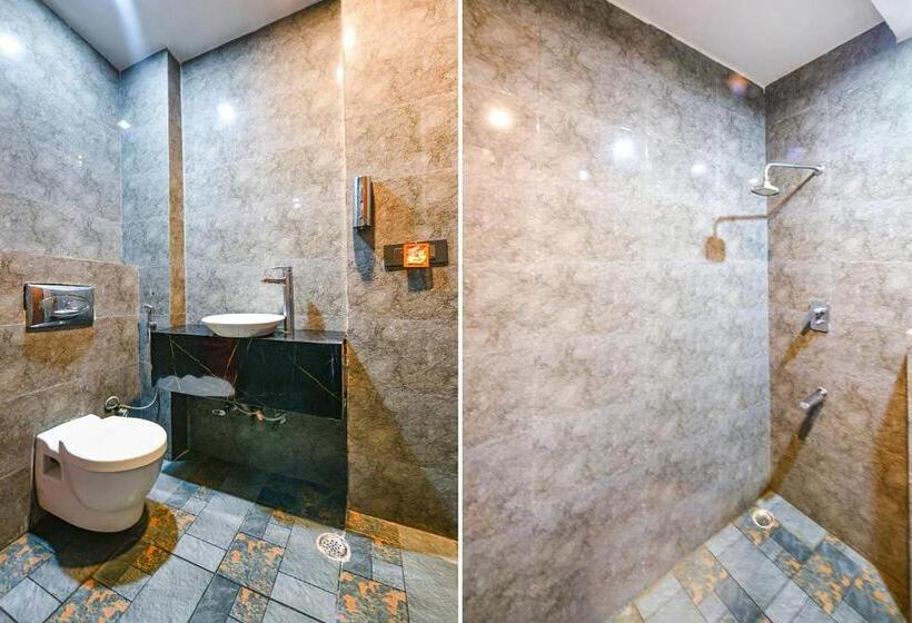 Номер Deluxe, Fabhotel Billion Inn