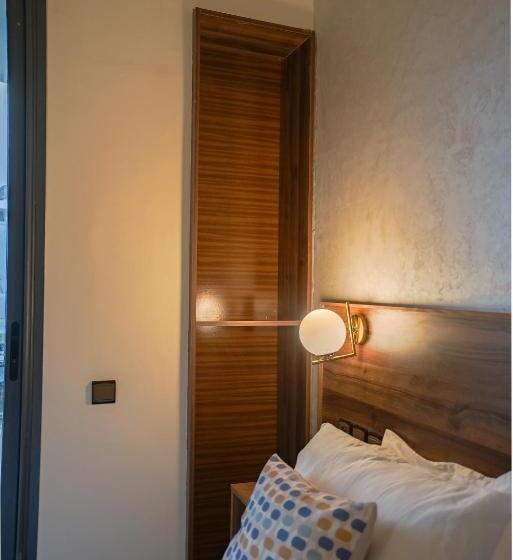 اتاق استاندارد, Arabesque